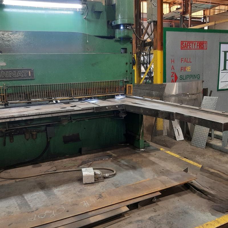 Cincinnati hydraulic shear 3/8" x 12',